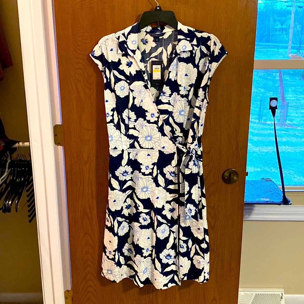 Tommy Hilfiger Navy and White flowed wrap dress (pockets!)